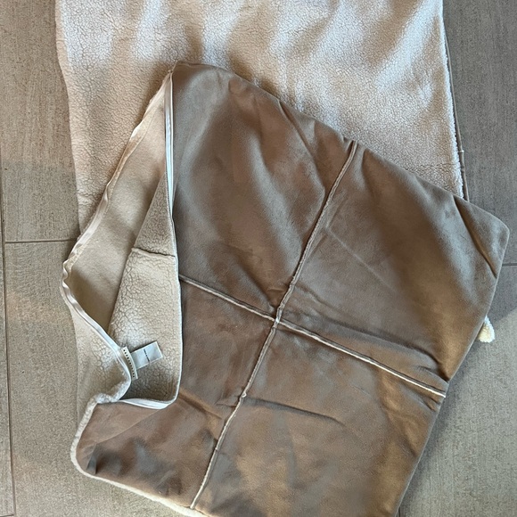 Pottery Barn Cream and Tan Pillow Cover - Picture 1 of 2